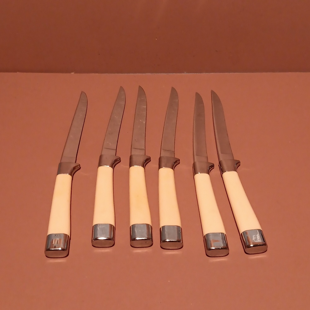 Carvel Hall by Briddell Set of 6 Steak Knives Bakelite Handles